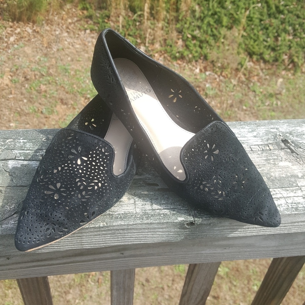 Vince Camuto Estiono cutout flat